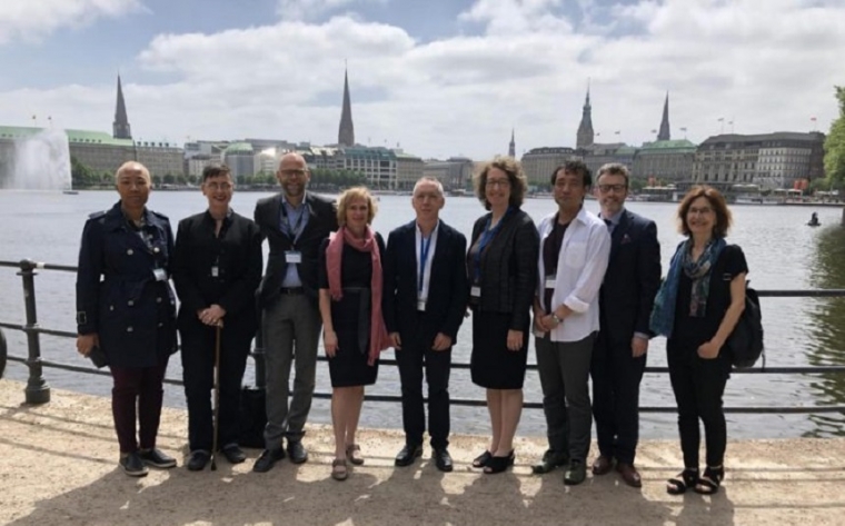 Comité Ejecutivo de COAR 2018-2021: Daisy Selematsela, Bianca Amaro, Wolfram Horstmann, Kathleen Shearer (Directora Ejecutiva), Eloy Rodrigues (Presidente), Martha Whitehead, Kazu Yamaji (Vicepresidente), William Nixon (Tesorero), Oya Rieger