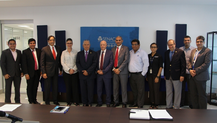 Representantes de LA Referencia junto a autoridades de los organismos de ciencia, tecnología y educación de Panamá.